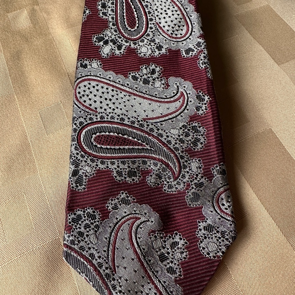 Paisley Patterned Extra long Tie‎ - Red and Gray
